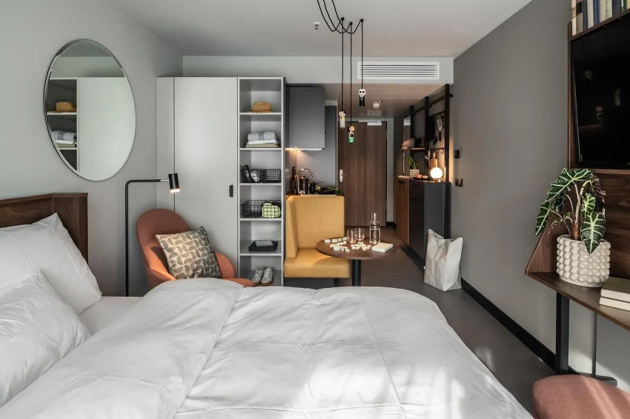 Revo Munich Aparthotel 4*,
