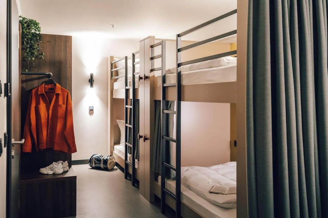 Revo Munich Aparthotel 4*,